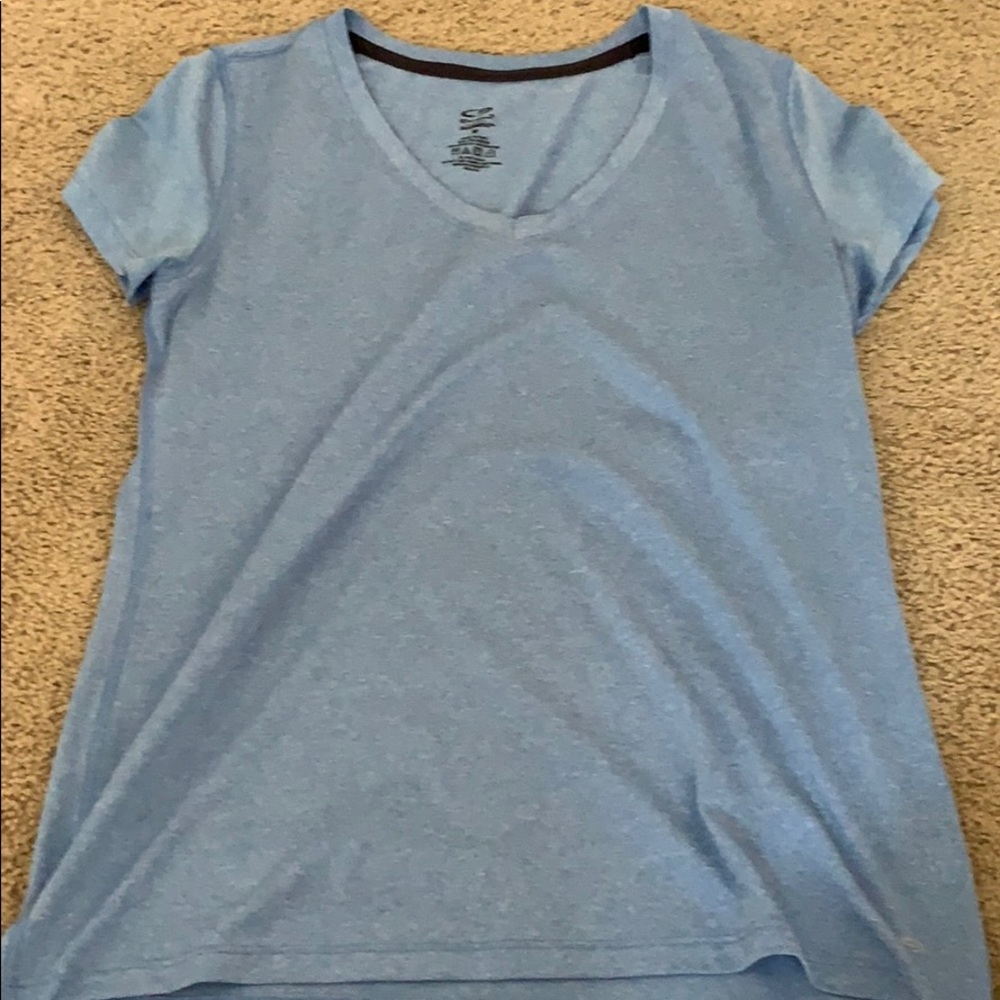 workout shirt